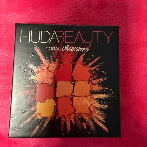HUDA BEAUTY Other - HUDA BEAUTY Coral Obsessions Palette - Vibrant Shades